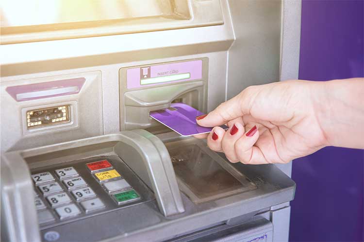 Geld abheben & Kartenzahlung im Ausland: nützliche Tipps