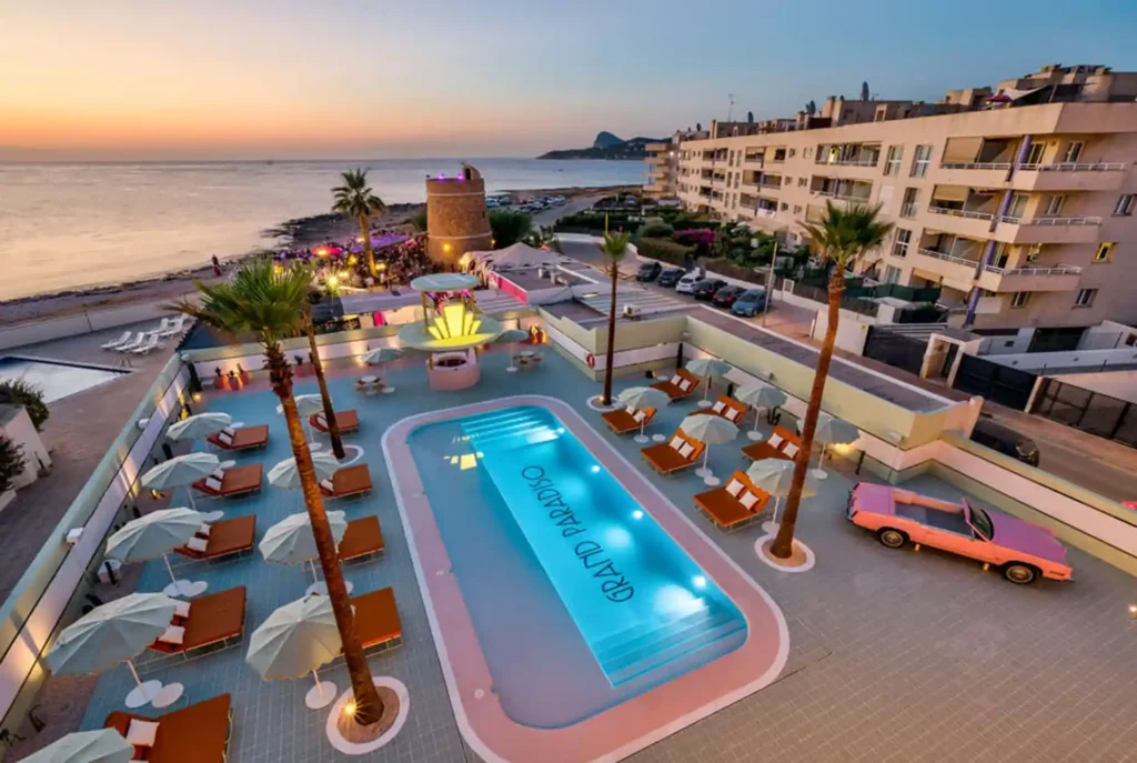 Die schönsten pinken Hotels: Grand Paradiso Ibiza