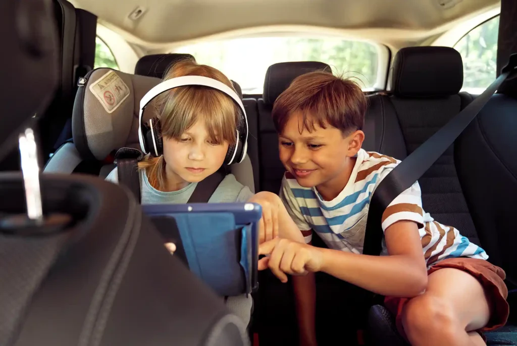 Lange Autofahrt Tipps-So hältst du Kinder bei Laune