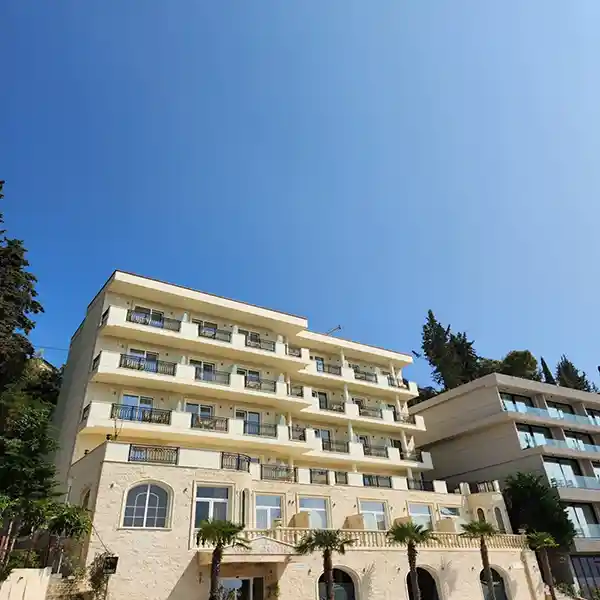 Gold Hotel, Albanien